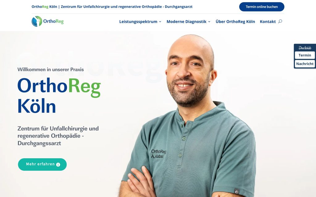Startseite von OrthoReg Köln in der Desktopansicht mit Praxislogo und Vorstellung der orthopädischen Praxis.